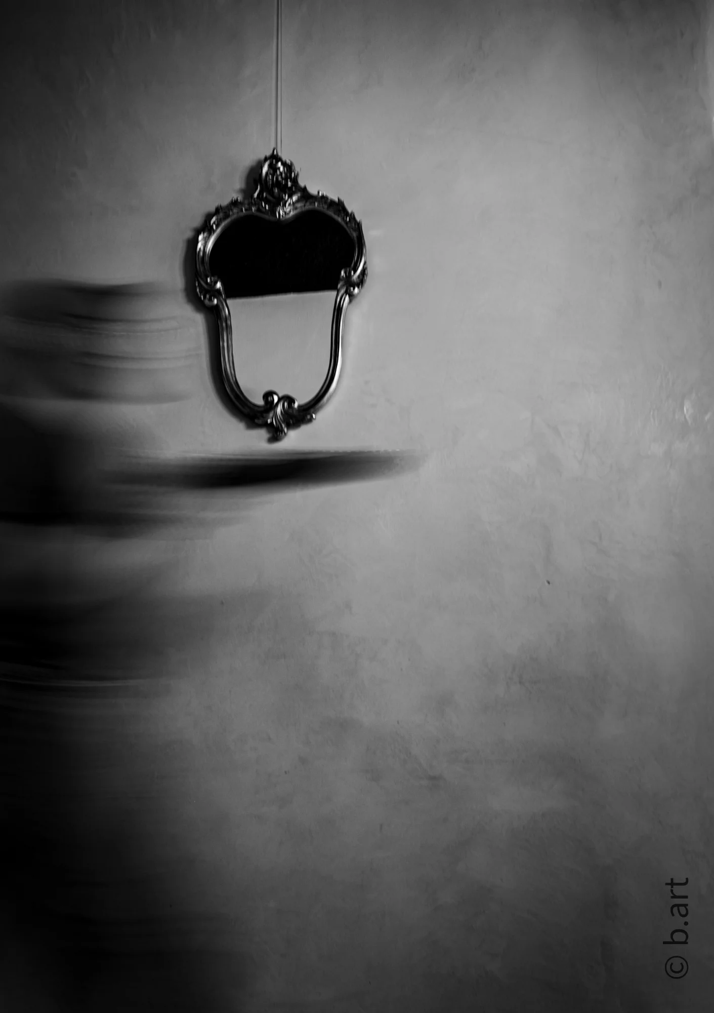Vluchtige Aanwezigheid — general photo by B.art, scored 8.3/10 by REVIEWR's AI critique