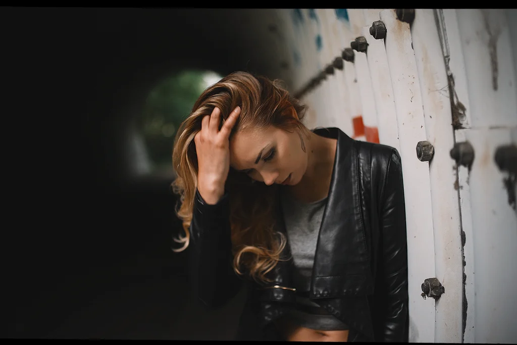 Quiet in the Tunnel — portrait photo by Deni, scored 8.0/10 by REVIEWR's AI critique