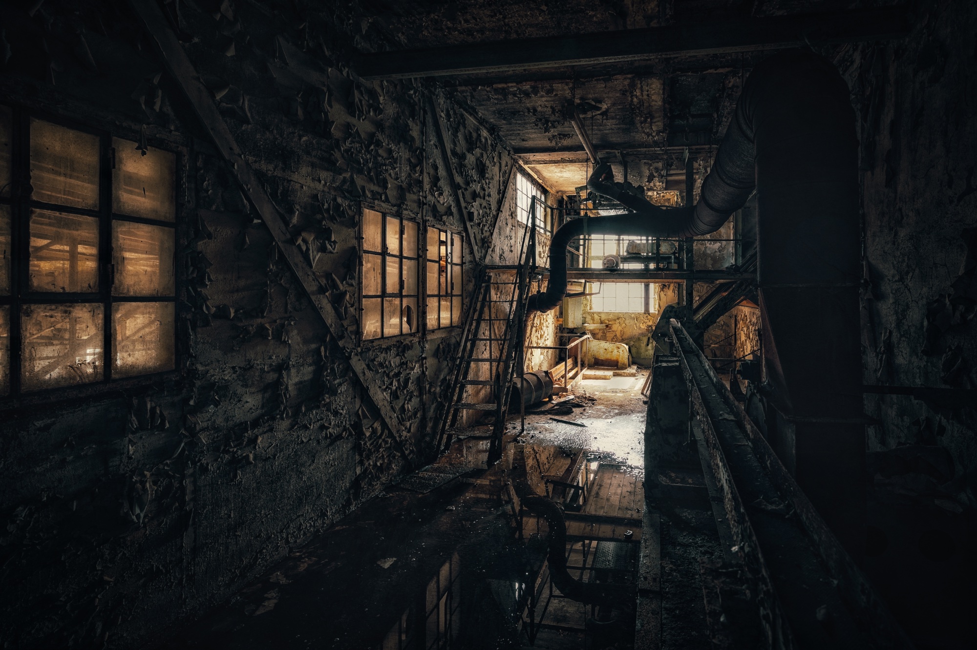 Spiegelung des Verfalls — architecture photo by Tama, scored 8.7/10 by REVIEWR's AI critique