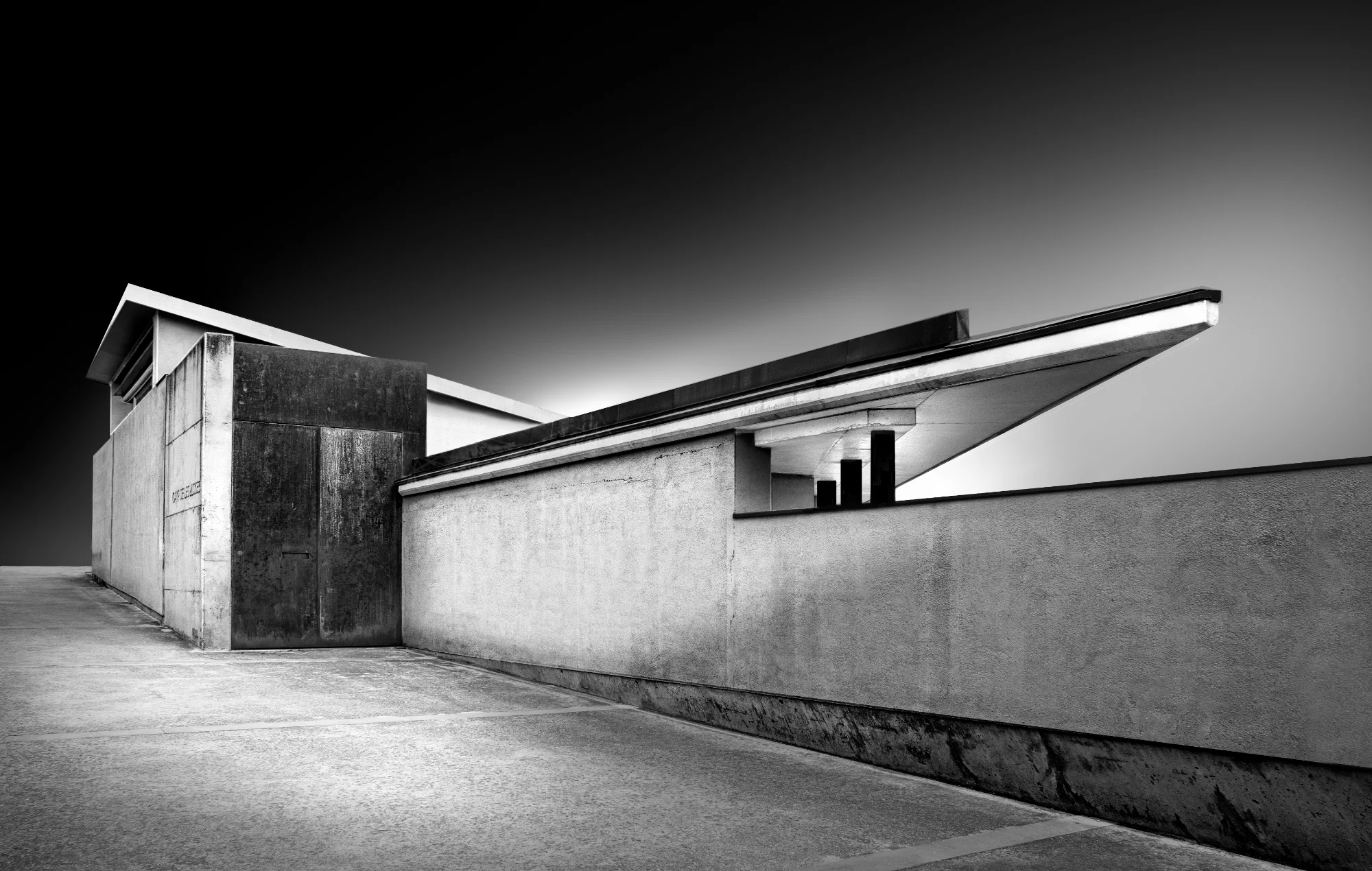 Geometric Shadows — general photo by dolo, scored 7.7/10 by REVIEWR's AI critique