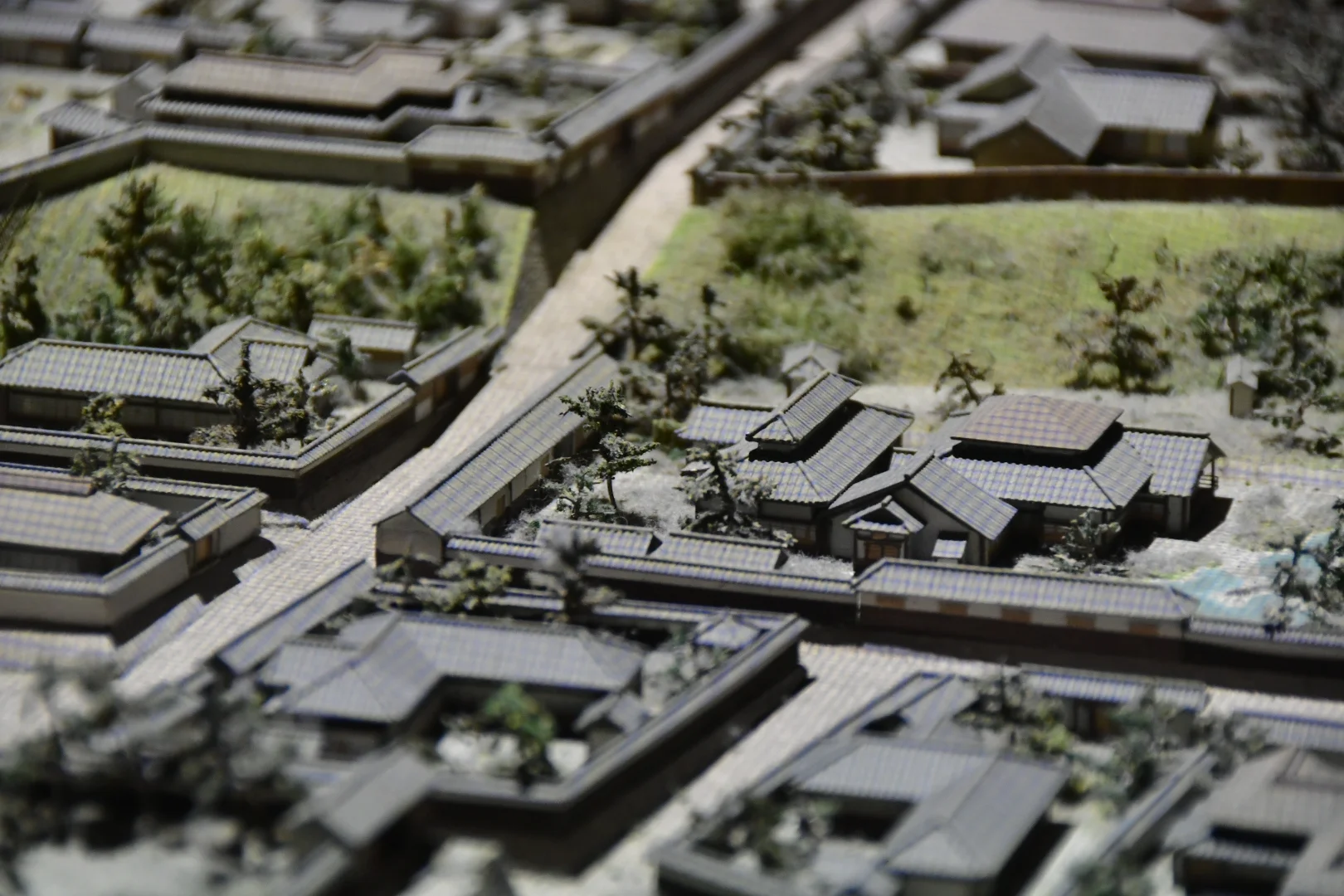古代街道 — architecture photo by kyomu, scored 6.2/10 by REVIEWR's AI critique
