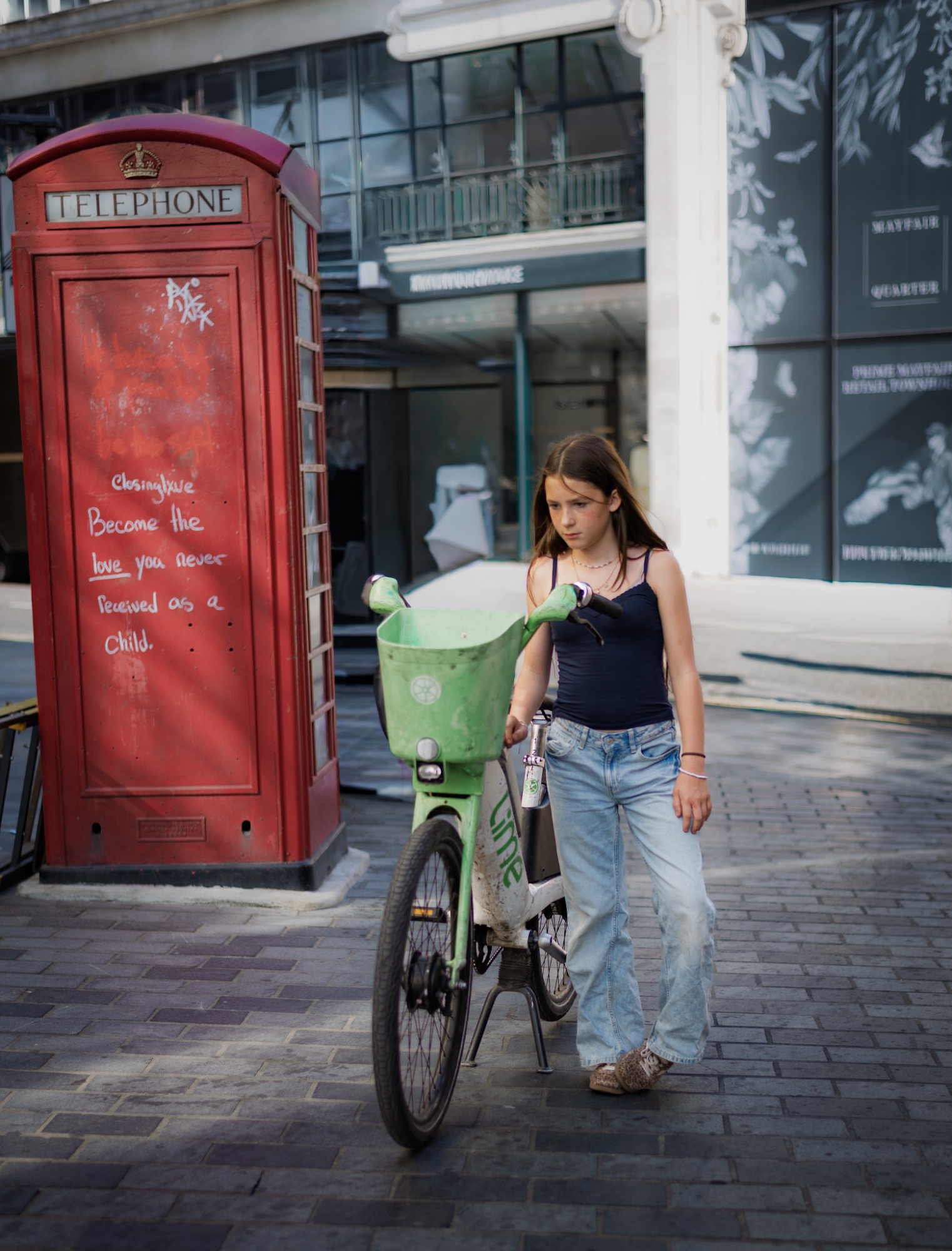Waiting in Mayfair — portrait photo by Anna, scored 7.7/10 by REVIEWR's AI critique