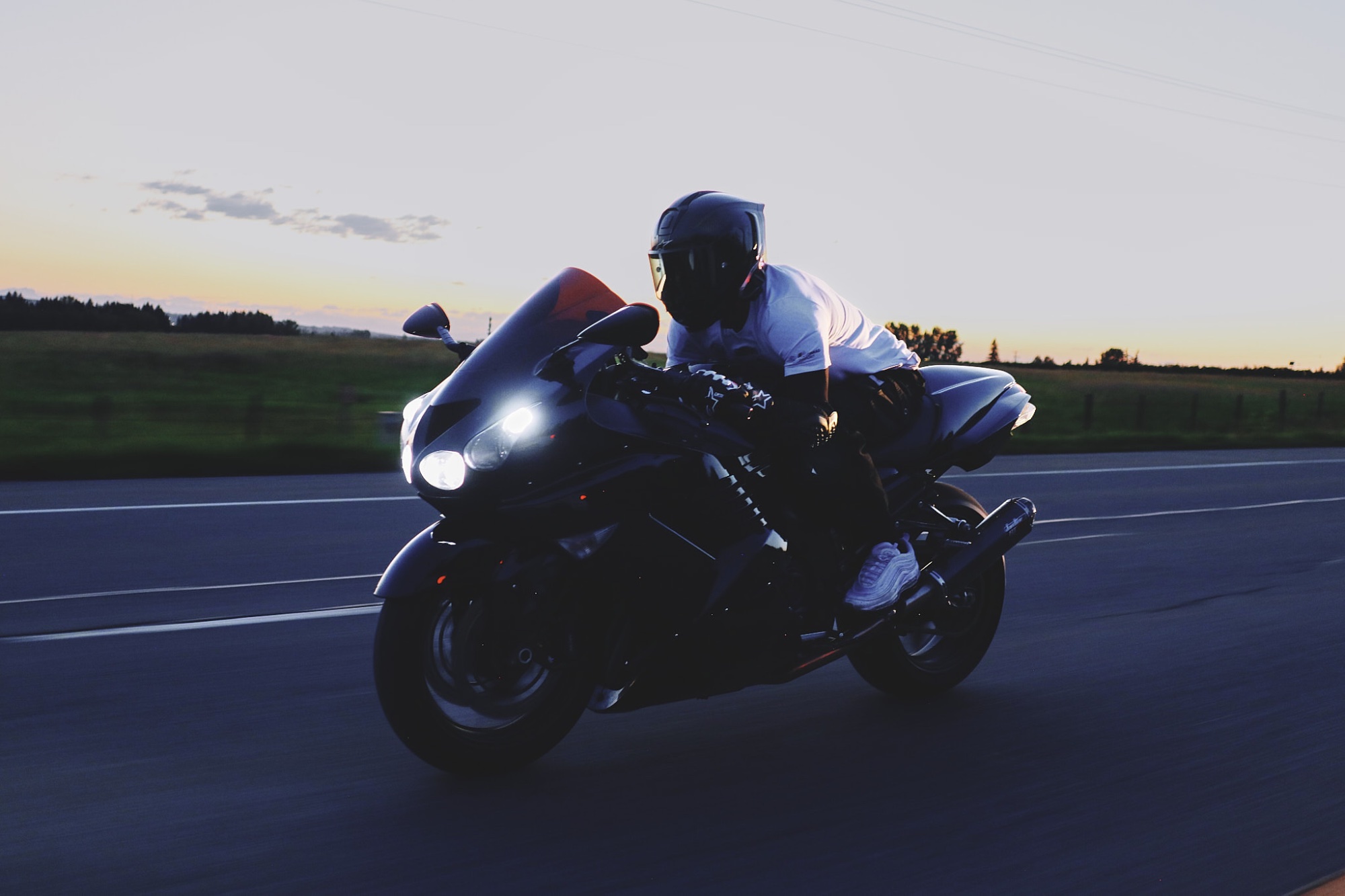 Night Rider — automotive photo by baida, scored 6.5/10 by REVIEWR's AI critique