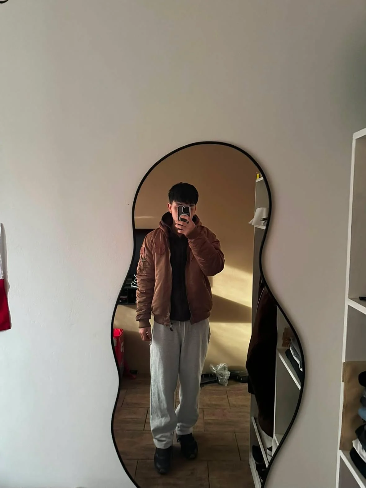General photo by Faku, scored 5.7/10 by REVIEWR's AI critique