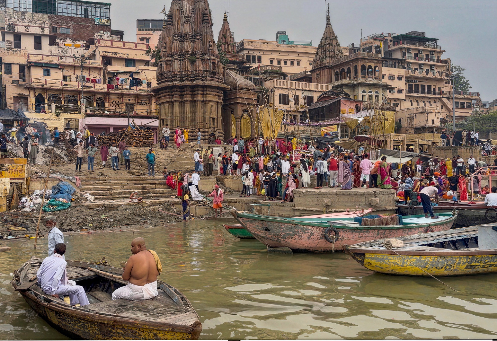 🎯 Beside the Water — documentary photo by Les Zackler, scored 7.5/10 by REVIEWR's AI critique