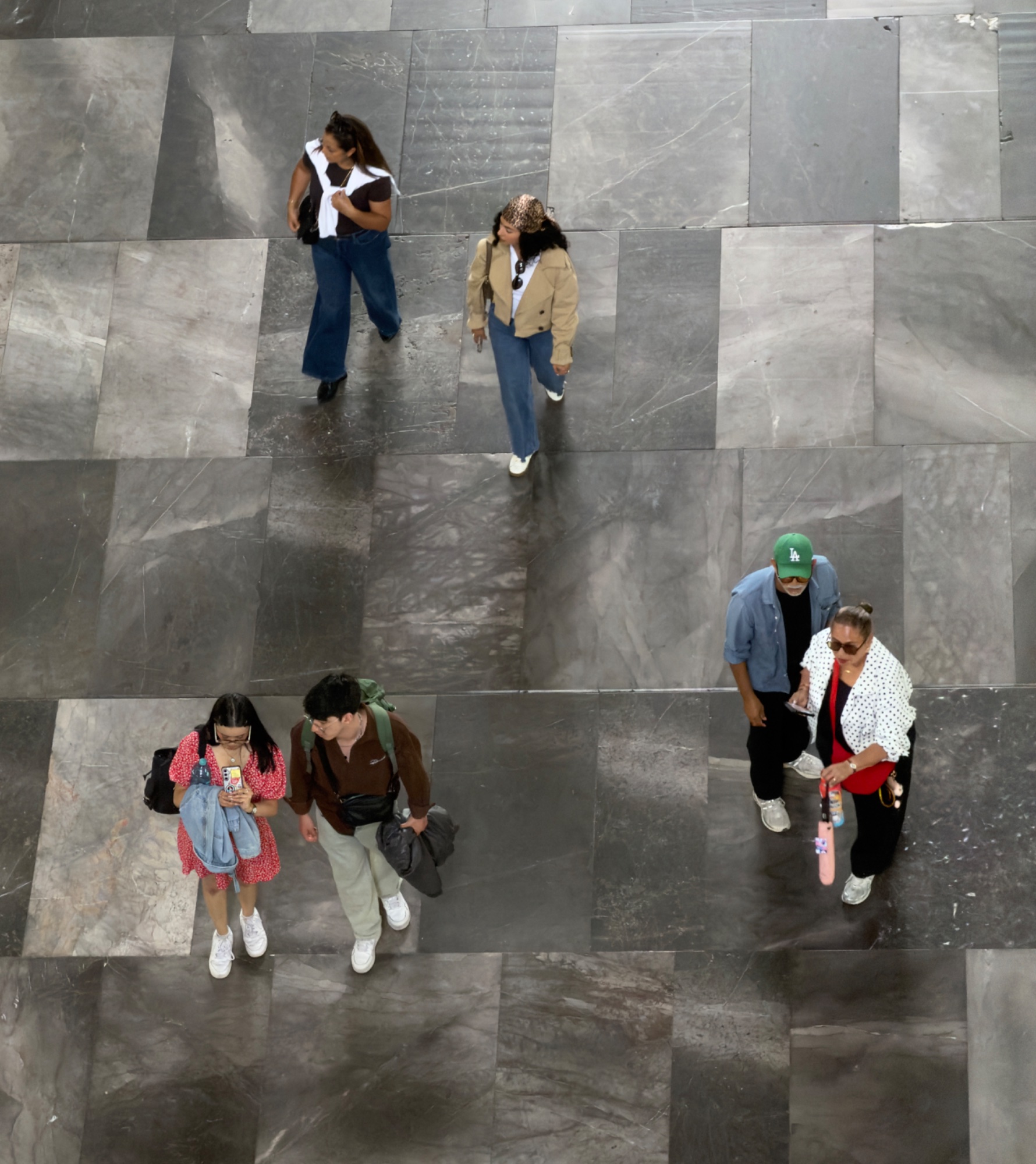 🎯 High Angle — street photo by Les Zackler, scored 7.9/10 by REVIEWR's AI critique