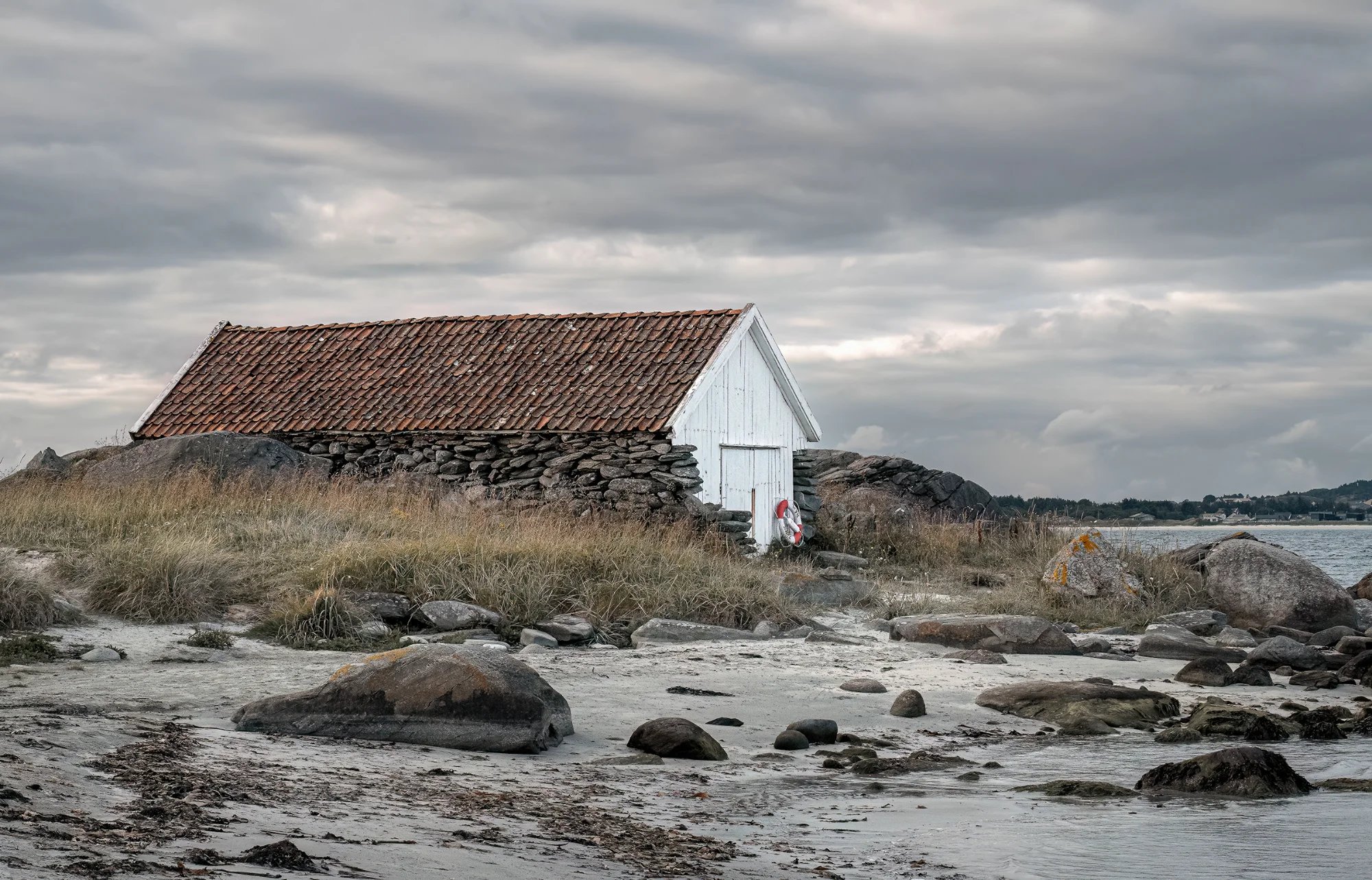 Seakept — landscape photo by Eric, scored 6.9/10 by REVIEWR's AI critique